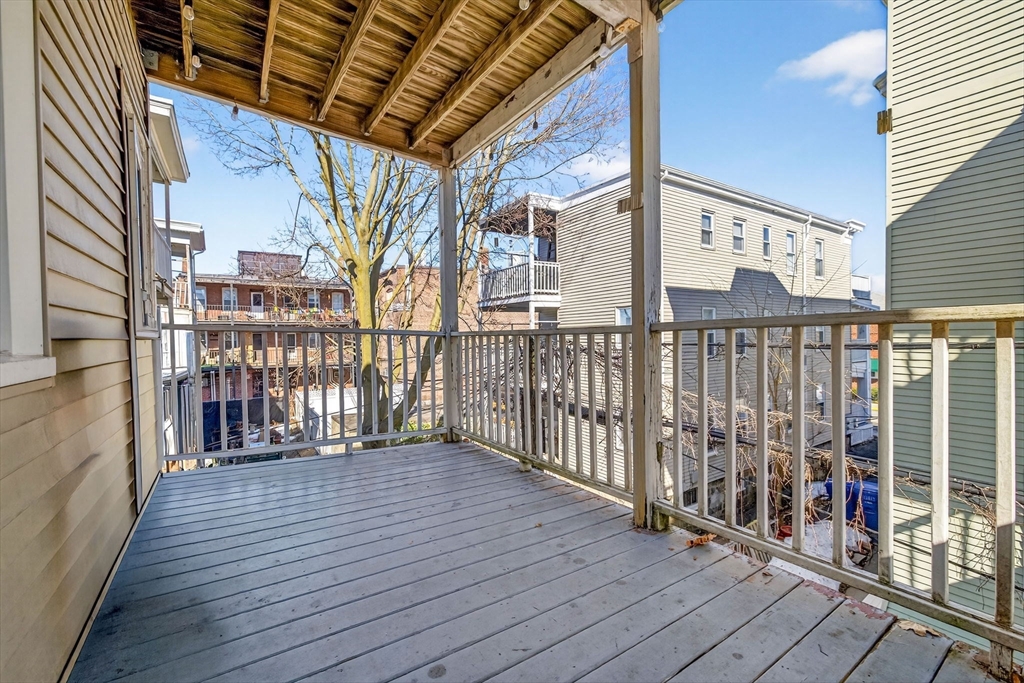 12 Woodlawn St # 2