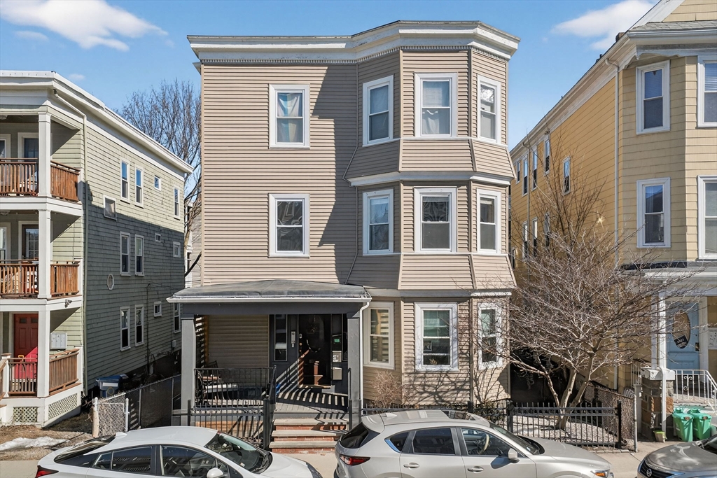 12 Woodlawn St # 2