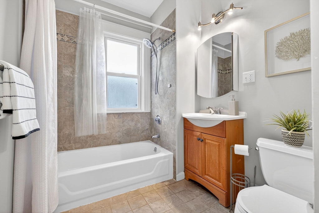12 Woodlawn St # 2
