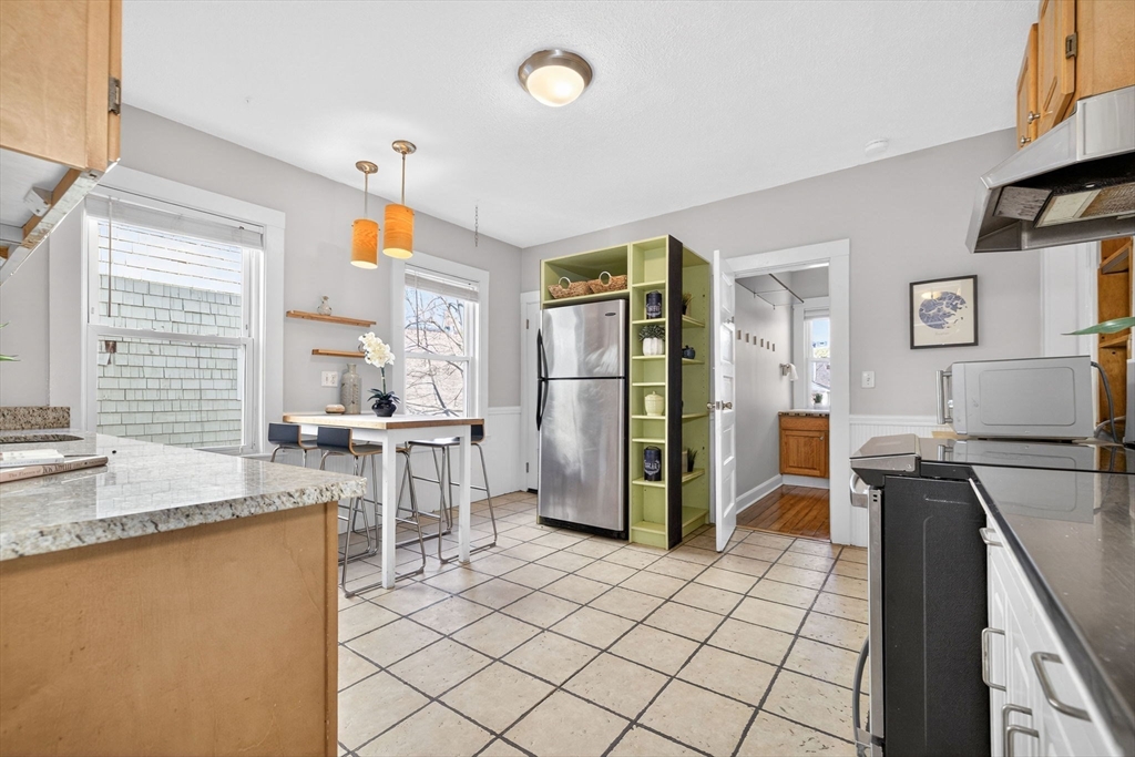 12 Woodlawn St # 2