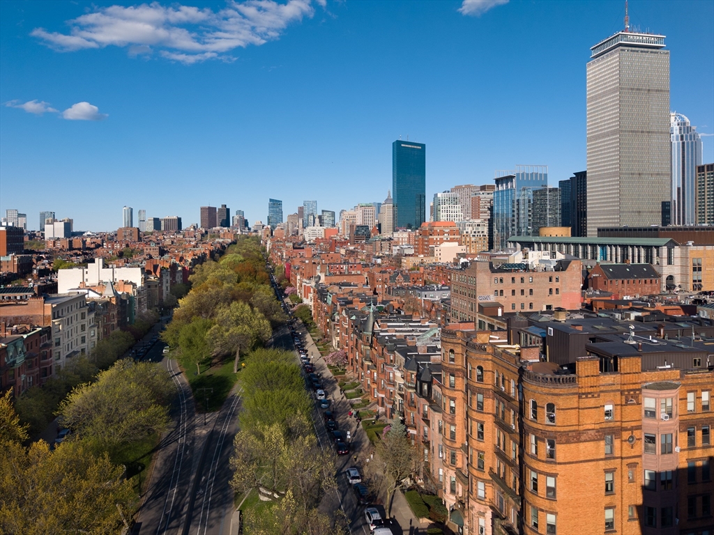 362 Commonwealth Ave # 4E