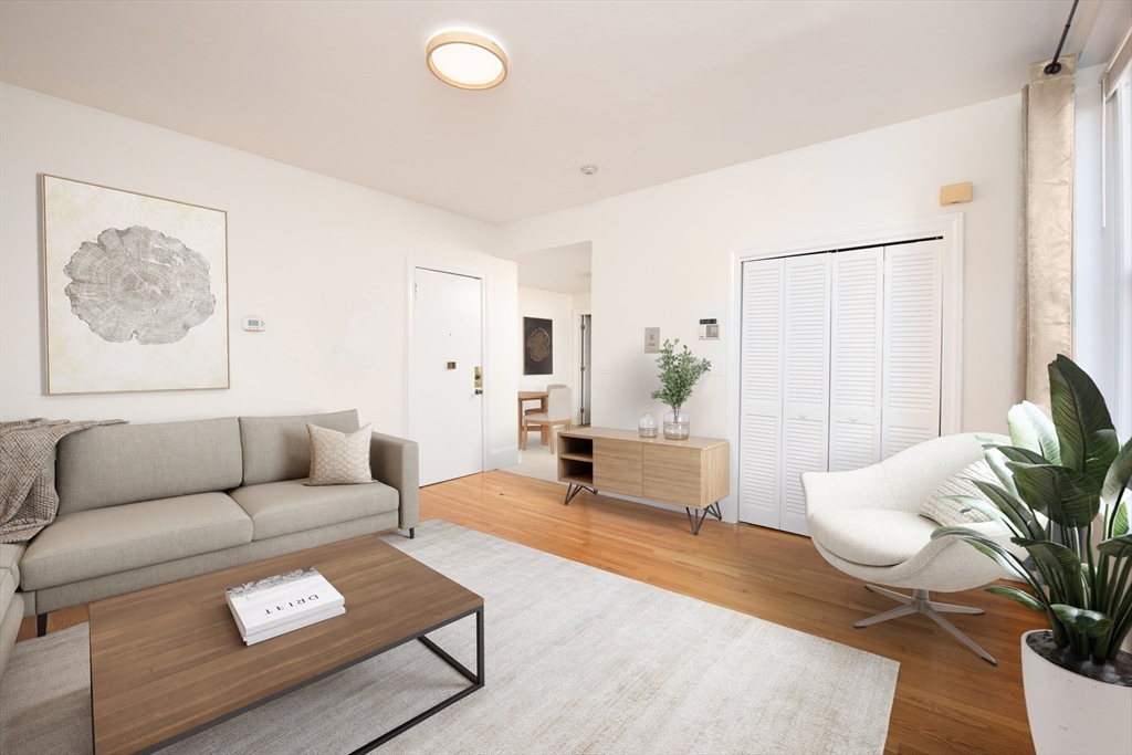 362 Commonwealth Ave # 4E