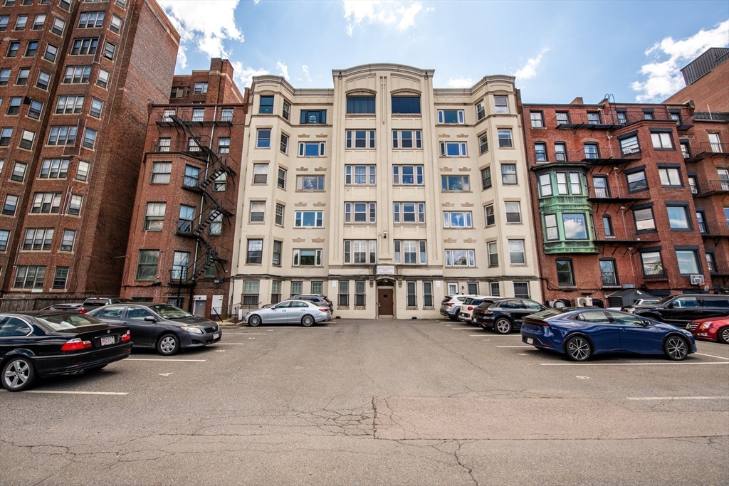 520 Beacon St # 4A