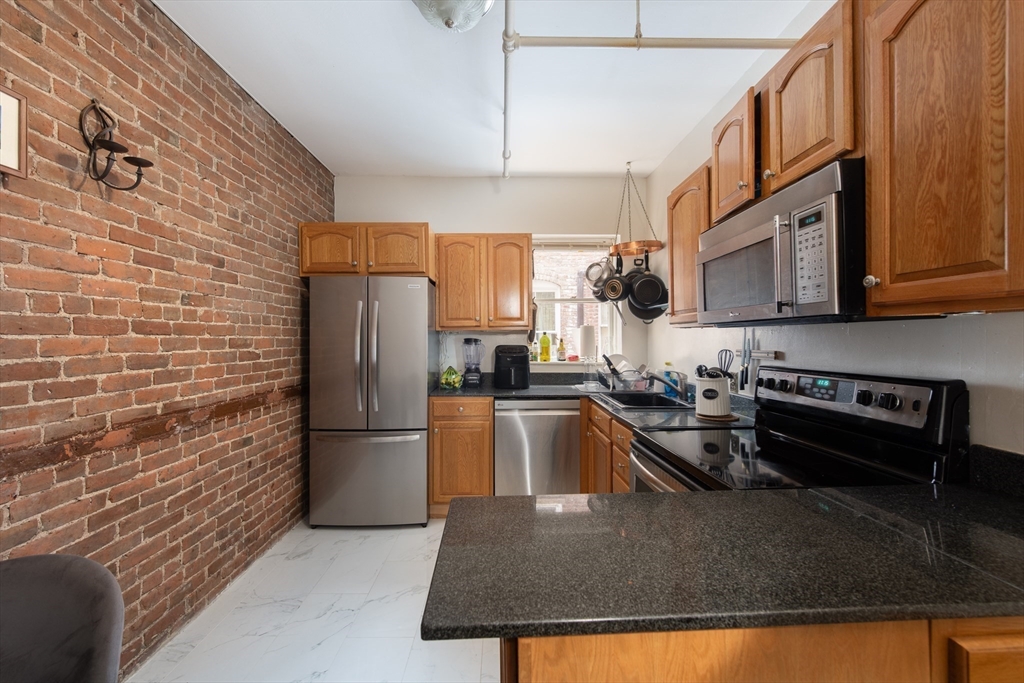 520 Beacon St # 4A