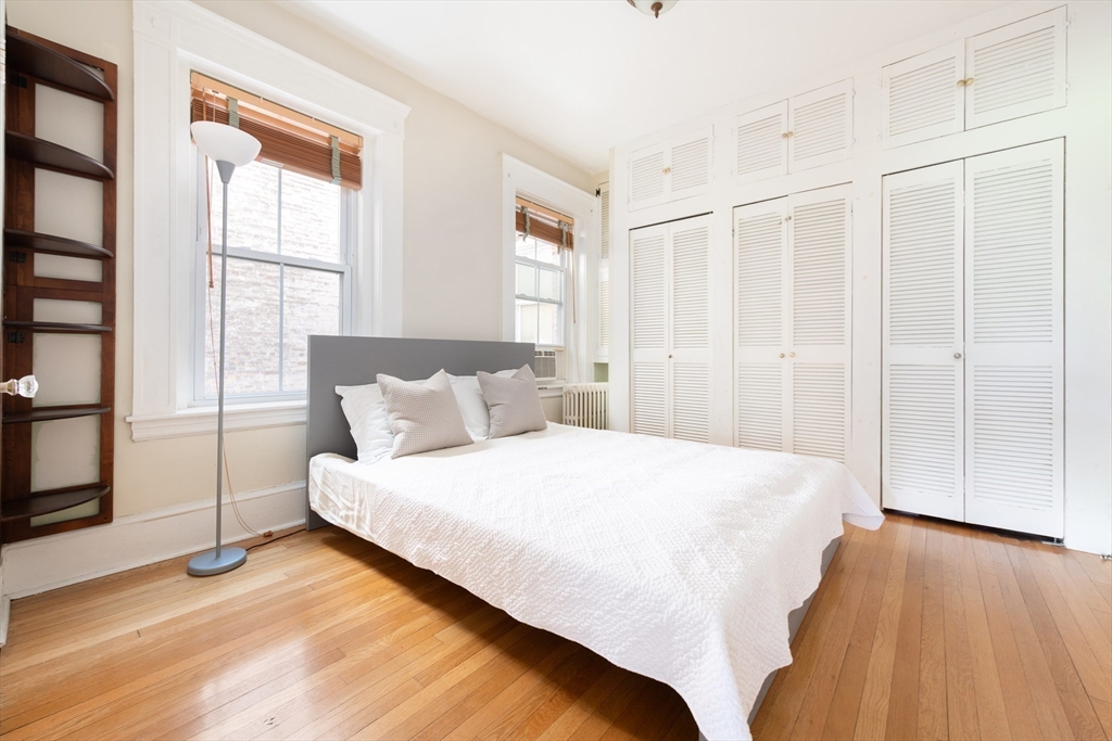 520 Beacon St # 4A
