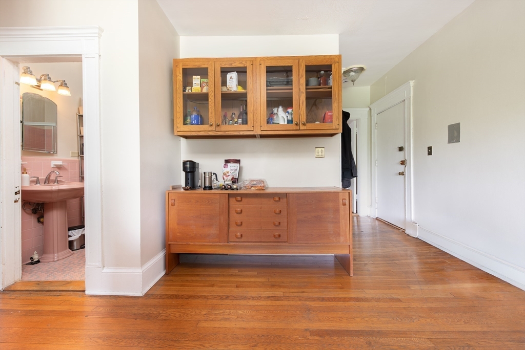 520 Beacon St # 4A