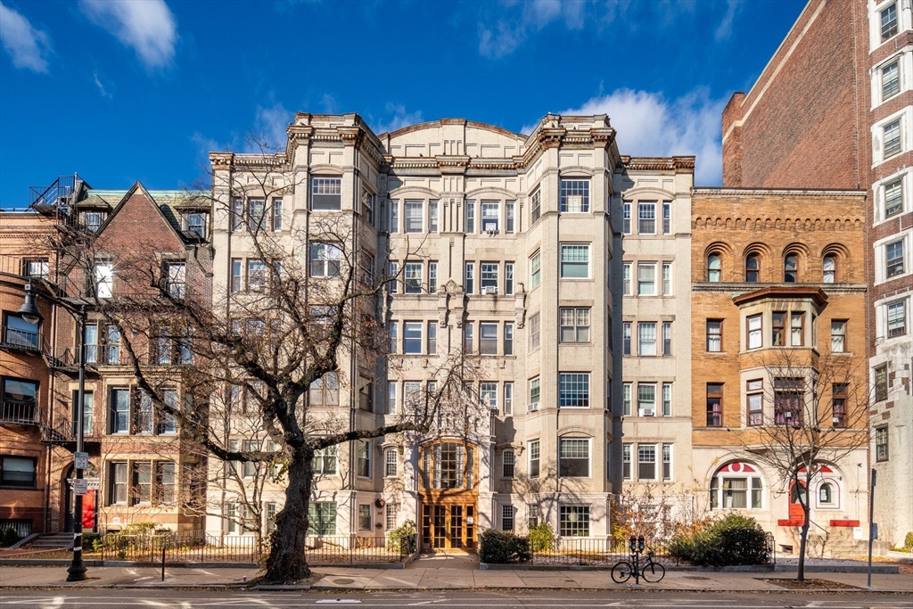 520 Beacon St # 4A