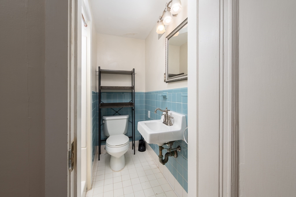 520 Beacon St # 4A
