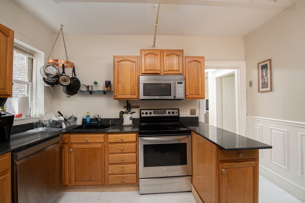 520 Beacon St # 4A
