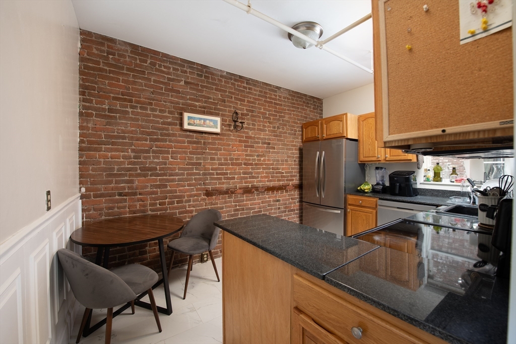 520 Beacon St # 4A