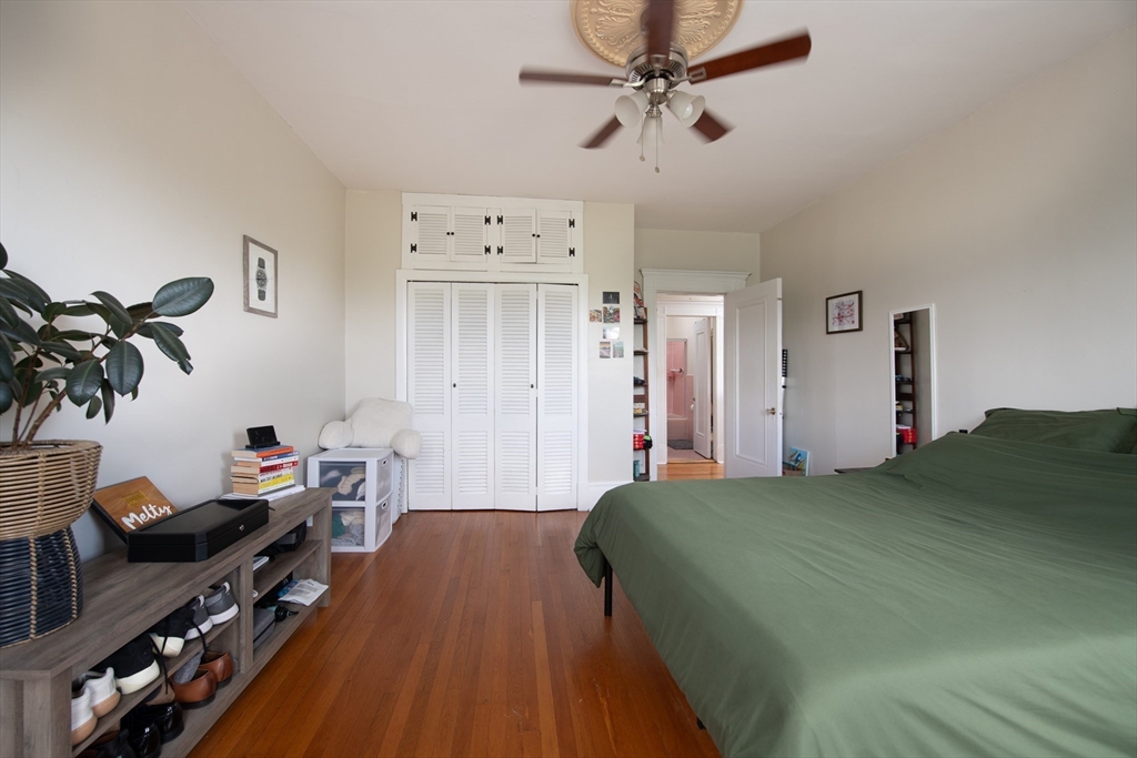 520 Beacon St # 4A