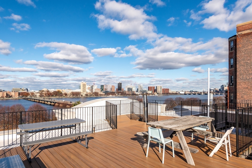 520 Beacon St # 4A