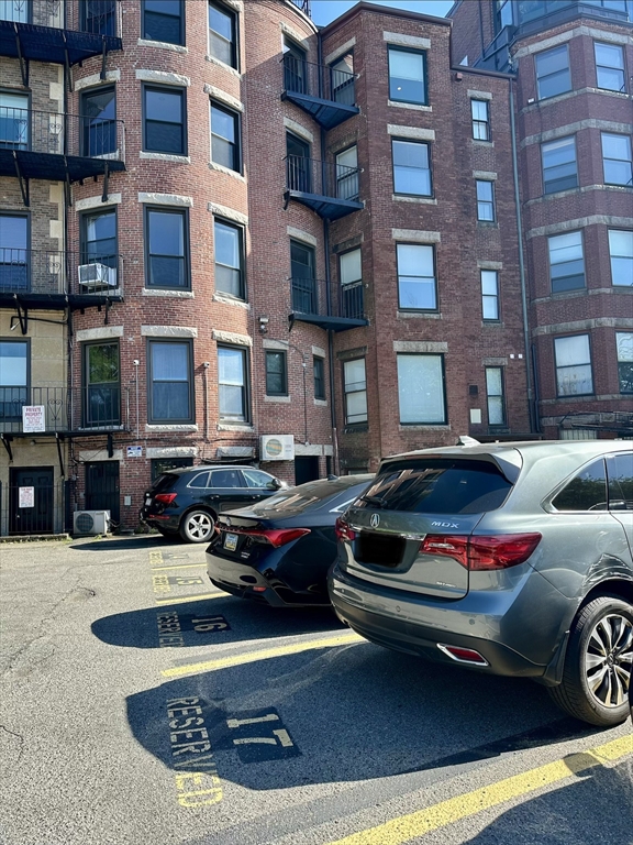 7 Bay State Rd # 2C