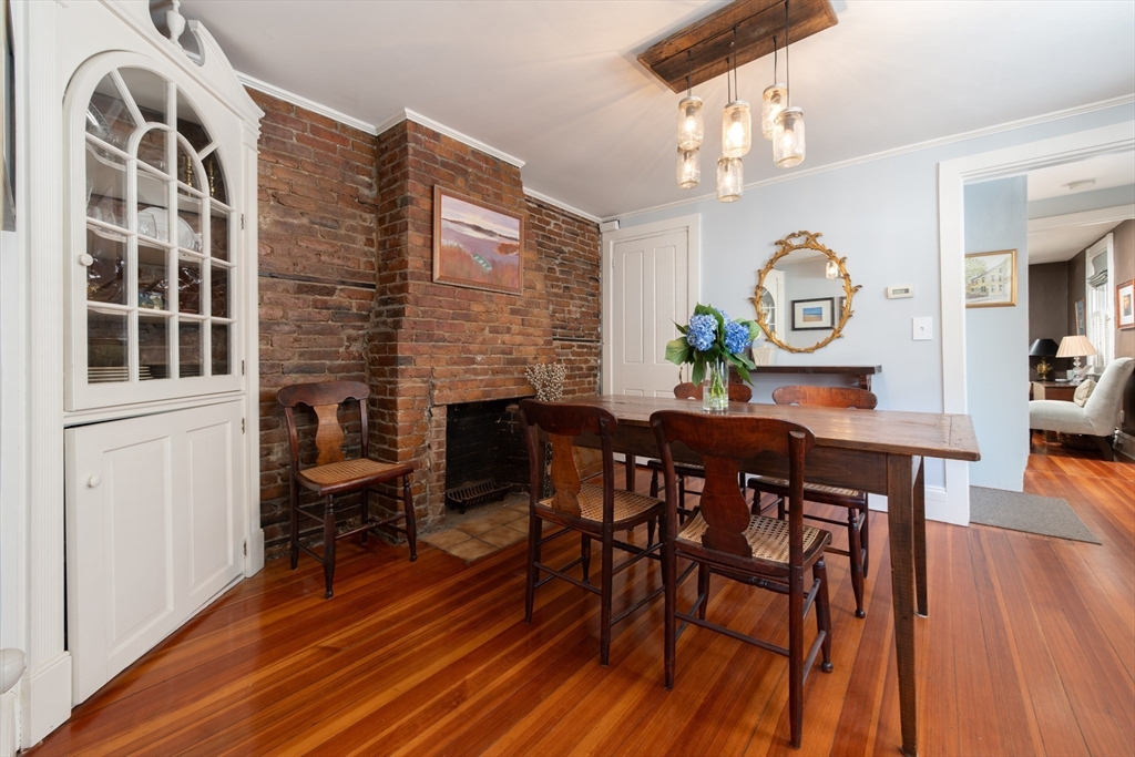 89 School St # 2