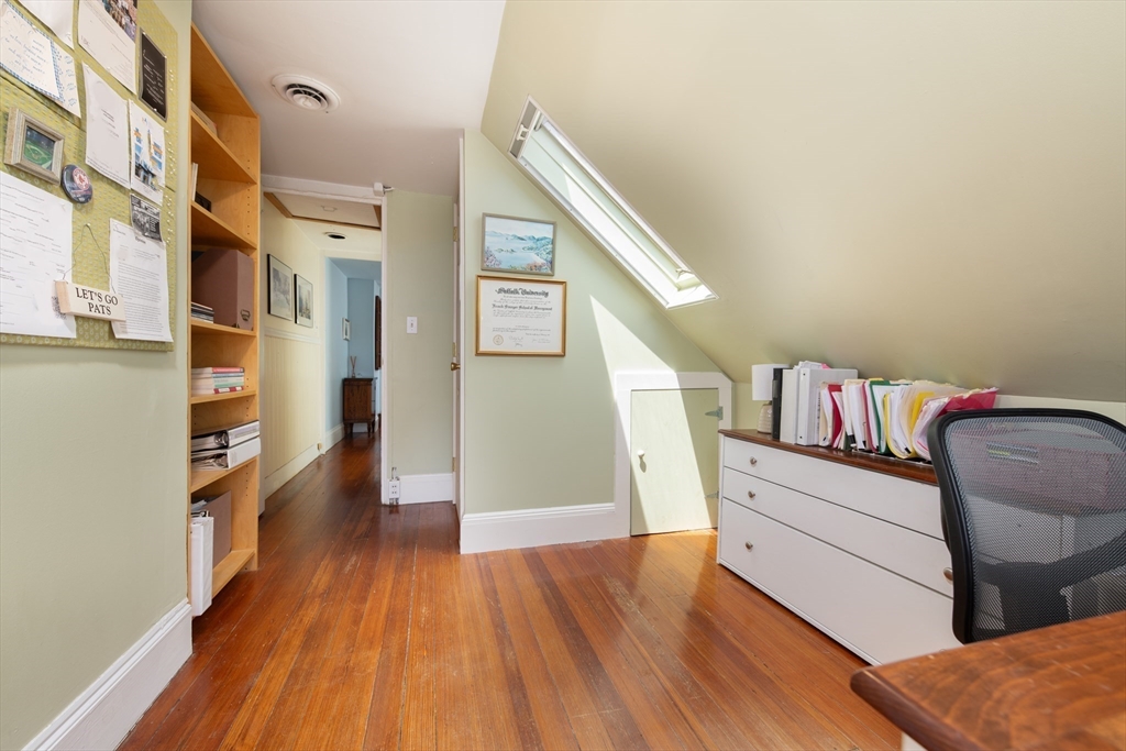 89 School St # 2