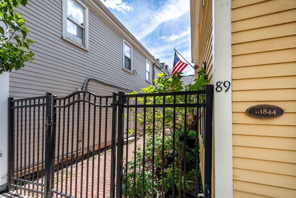 89 School St # 2