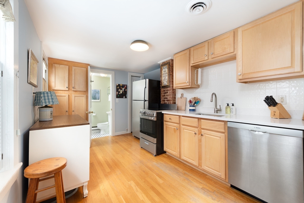 89 School St # 2