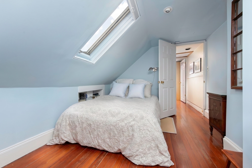 89 School St # 2