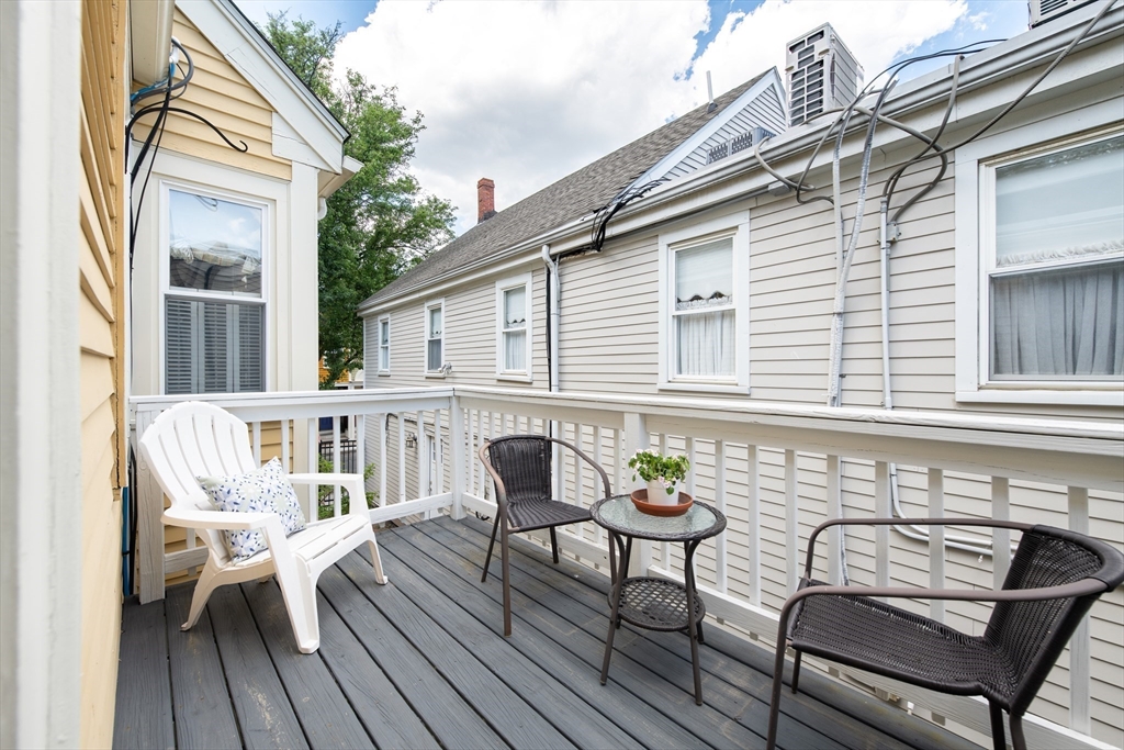 89 School St # 2
