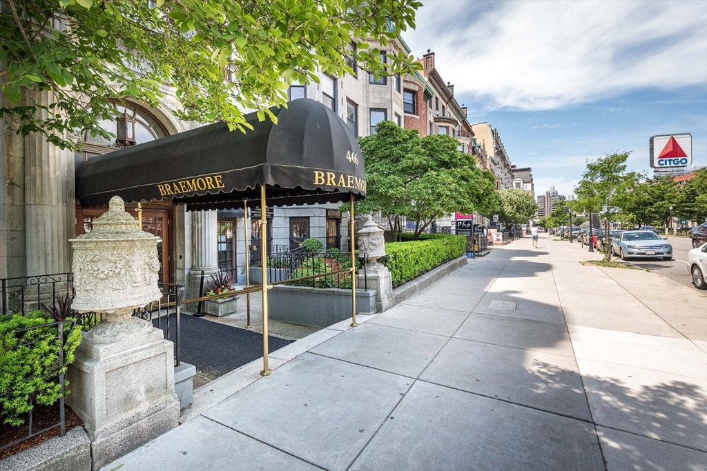 466 Commonwealth Ave # 206