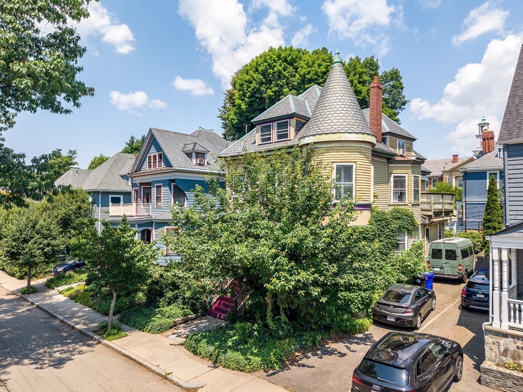 31 Kent Square # 1