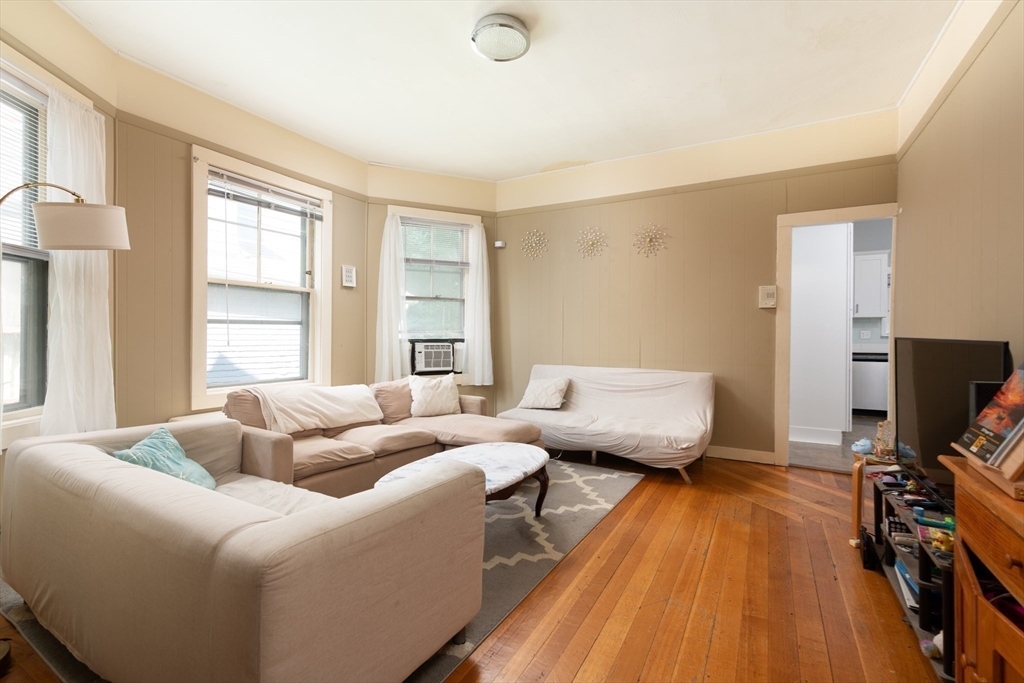 31 Kent Square # 1