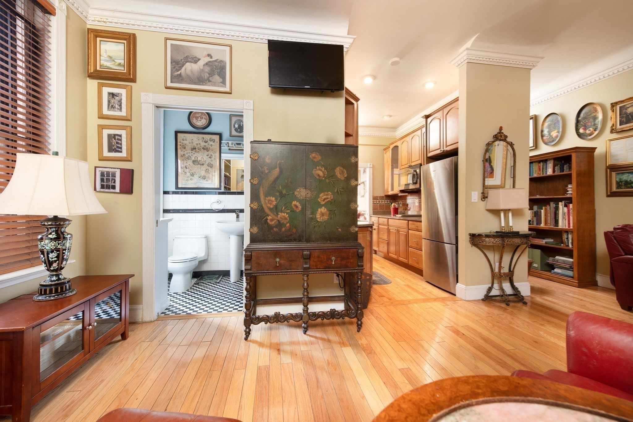 362 Commonwealth Ave Unit: 2EF