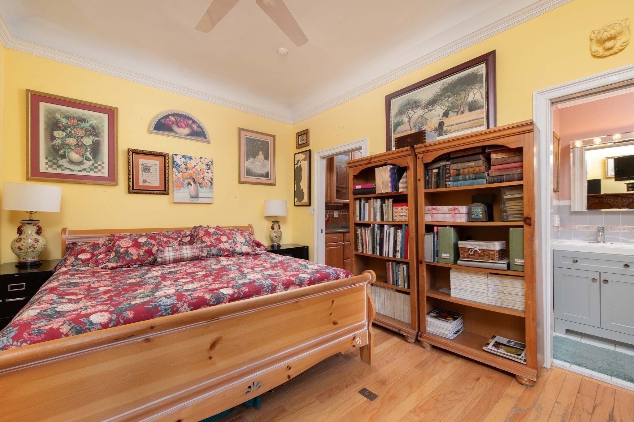 362 Commonwealth Ave Unit: 2EF