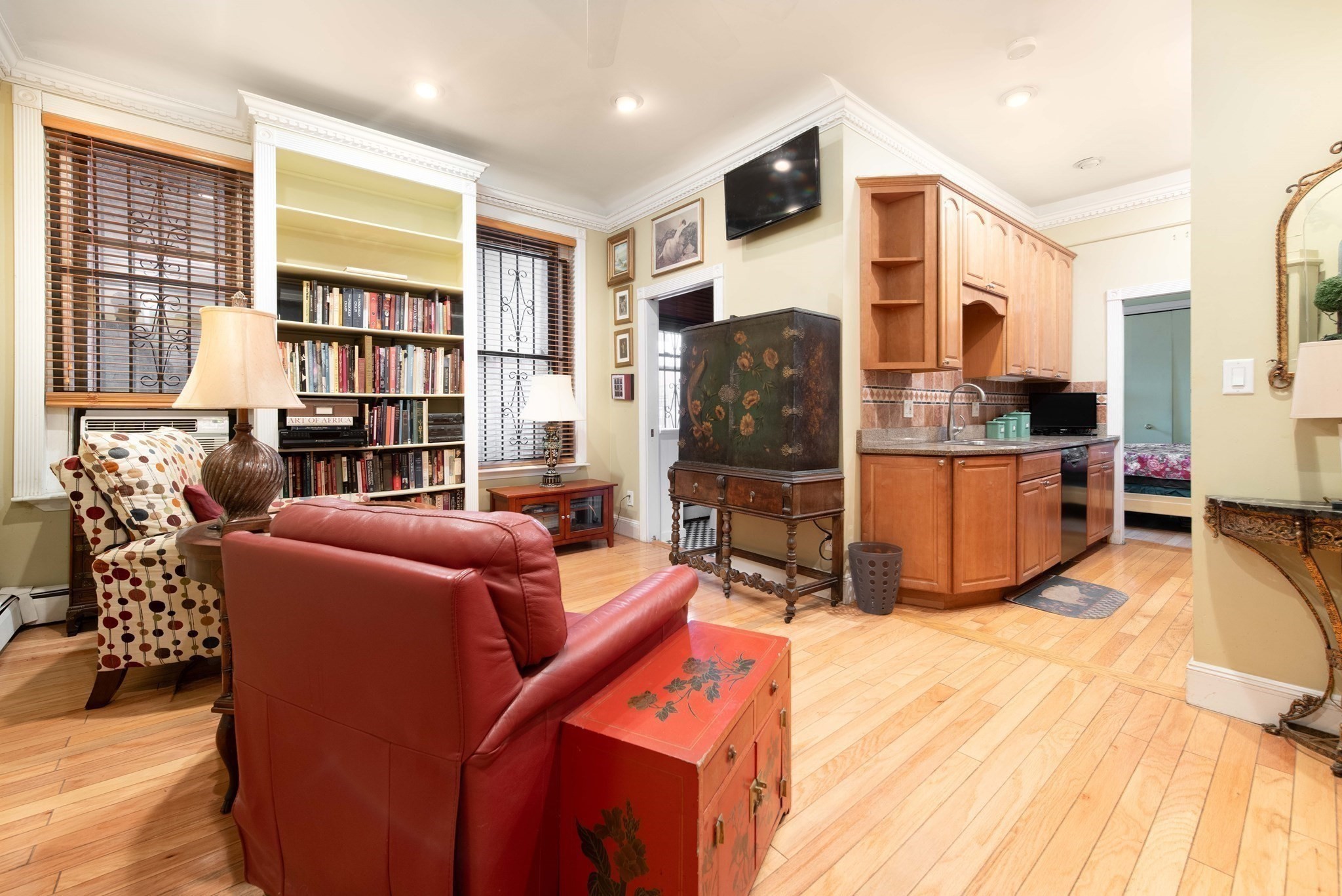 362 Commonwealth Ave Unit: 2EF