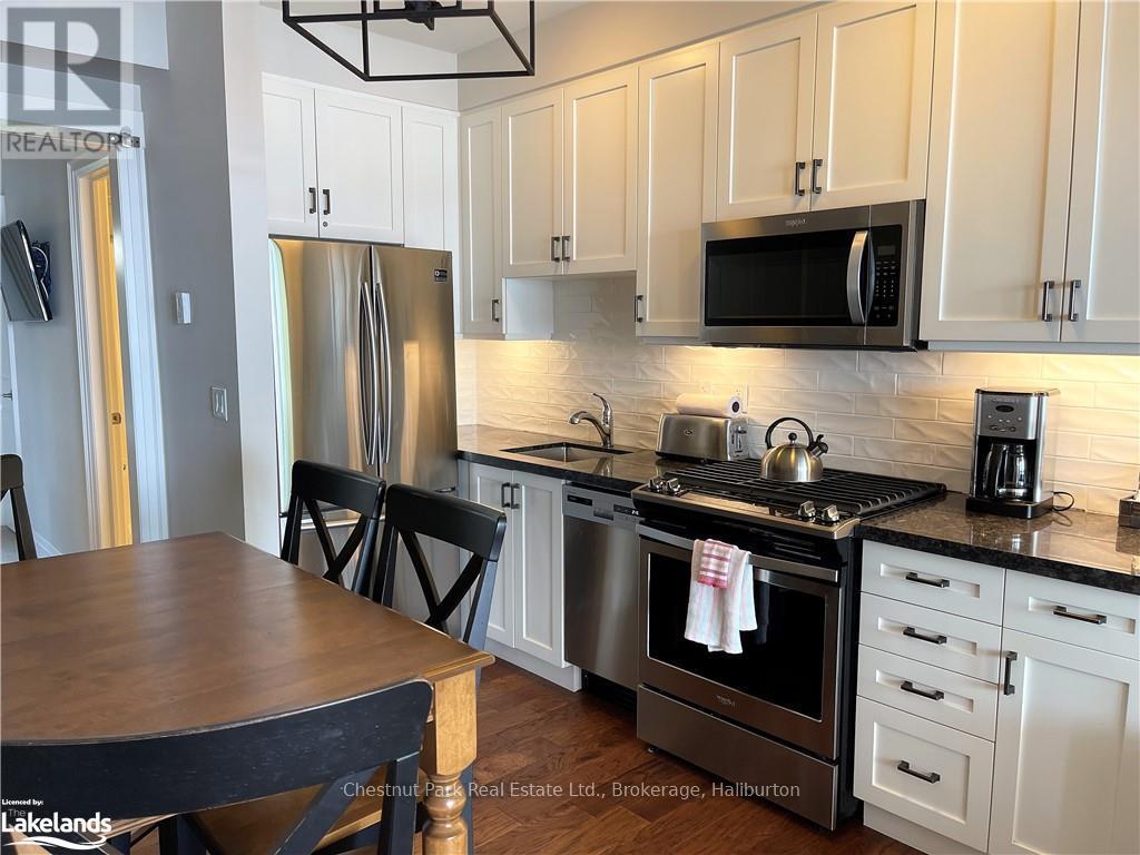 4 - 1869 MUSKOKA DISTRICT ROAD 118 WEST