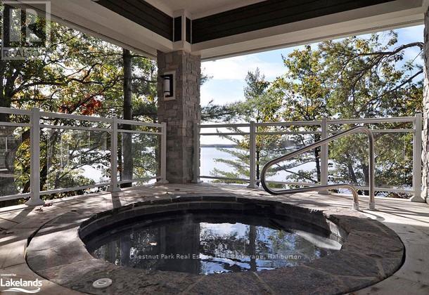 4 - 1869 MUSKOKA DISTRICT ROAD 118 WEST
