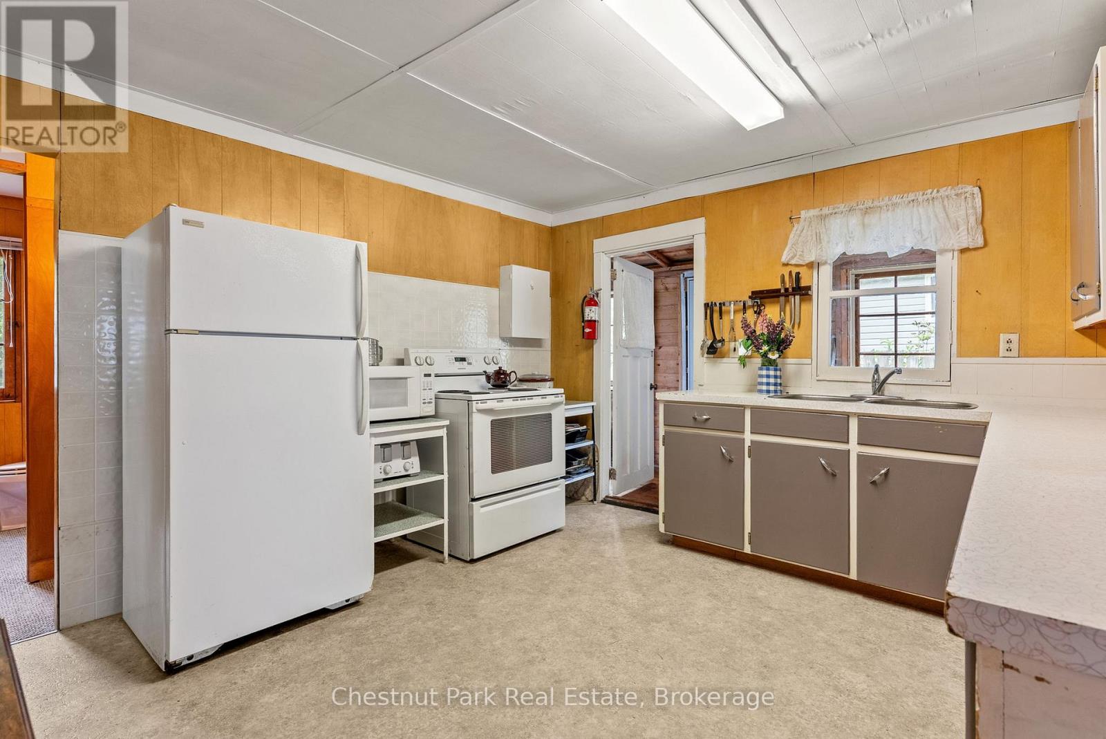 203B LAKESHORE DRIVE