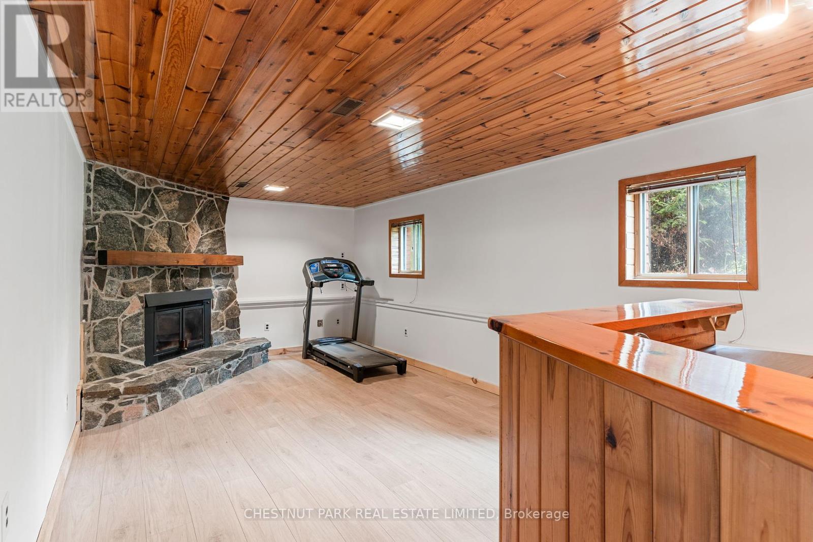 4135 KENNISIS LAKE ROAD