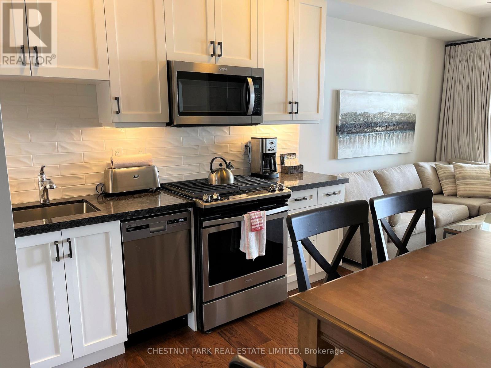 4 - 1869 MUSKOKA DISTRICT ROAD 118 WEST