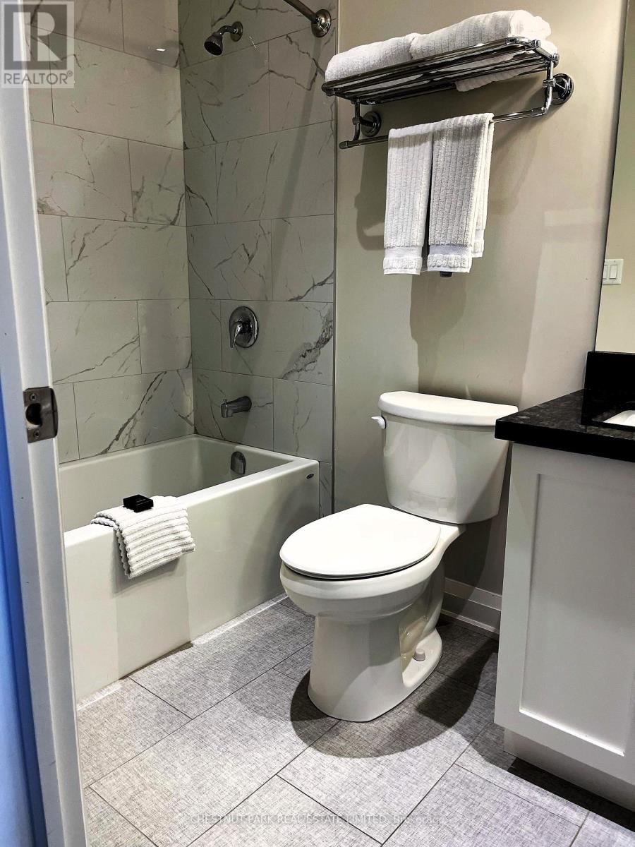 4 - 1869 MUSKOKA DISTRICT ROAD 118 WEST