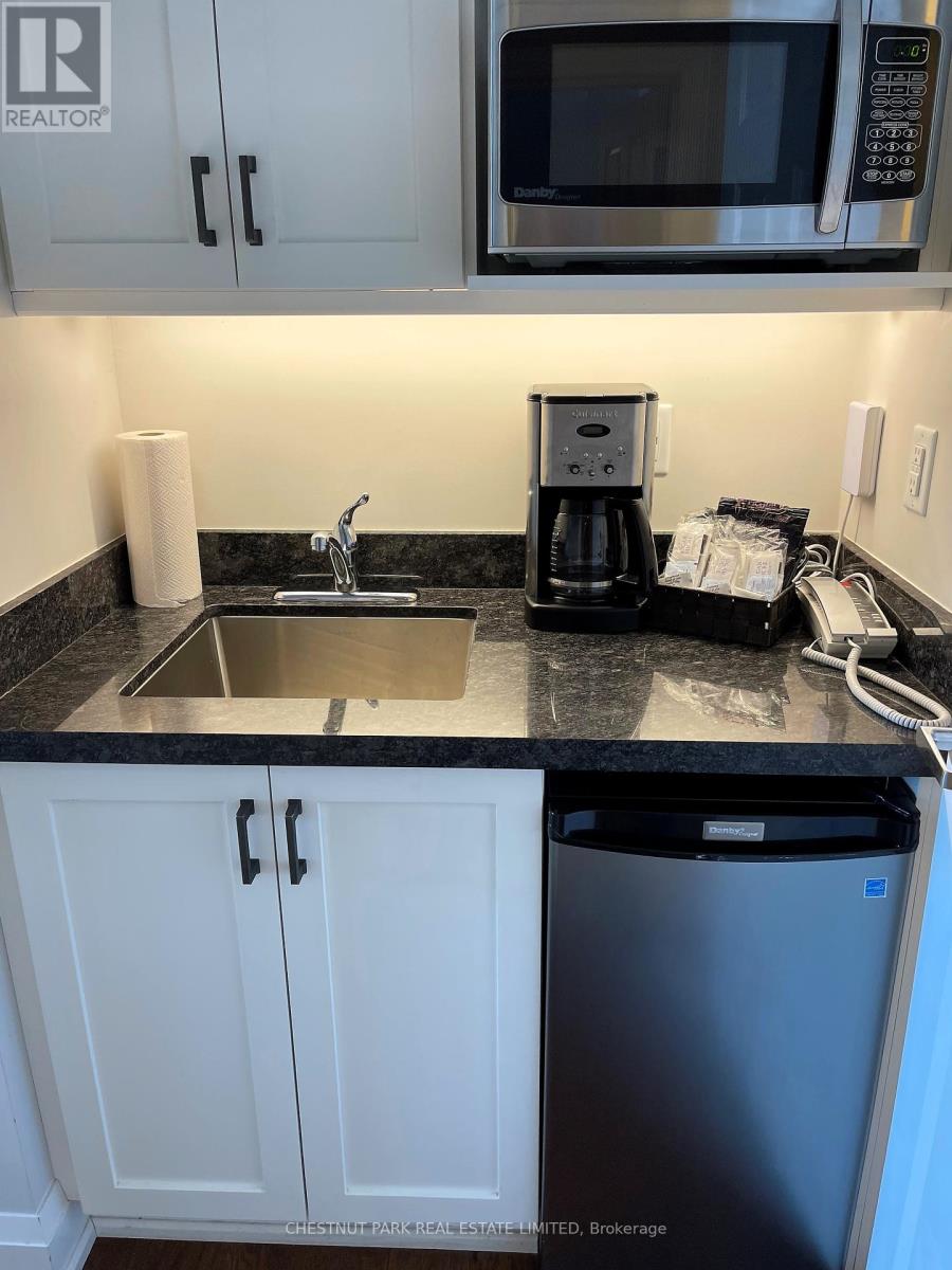 4 - 1869 MUSKOKA DISTRICT ROAD 118 WEST