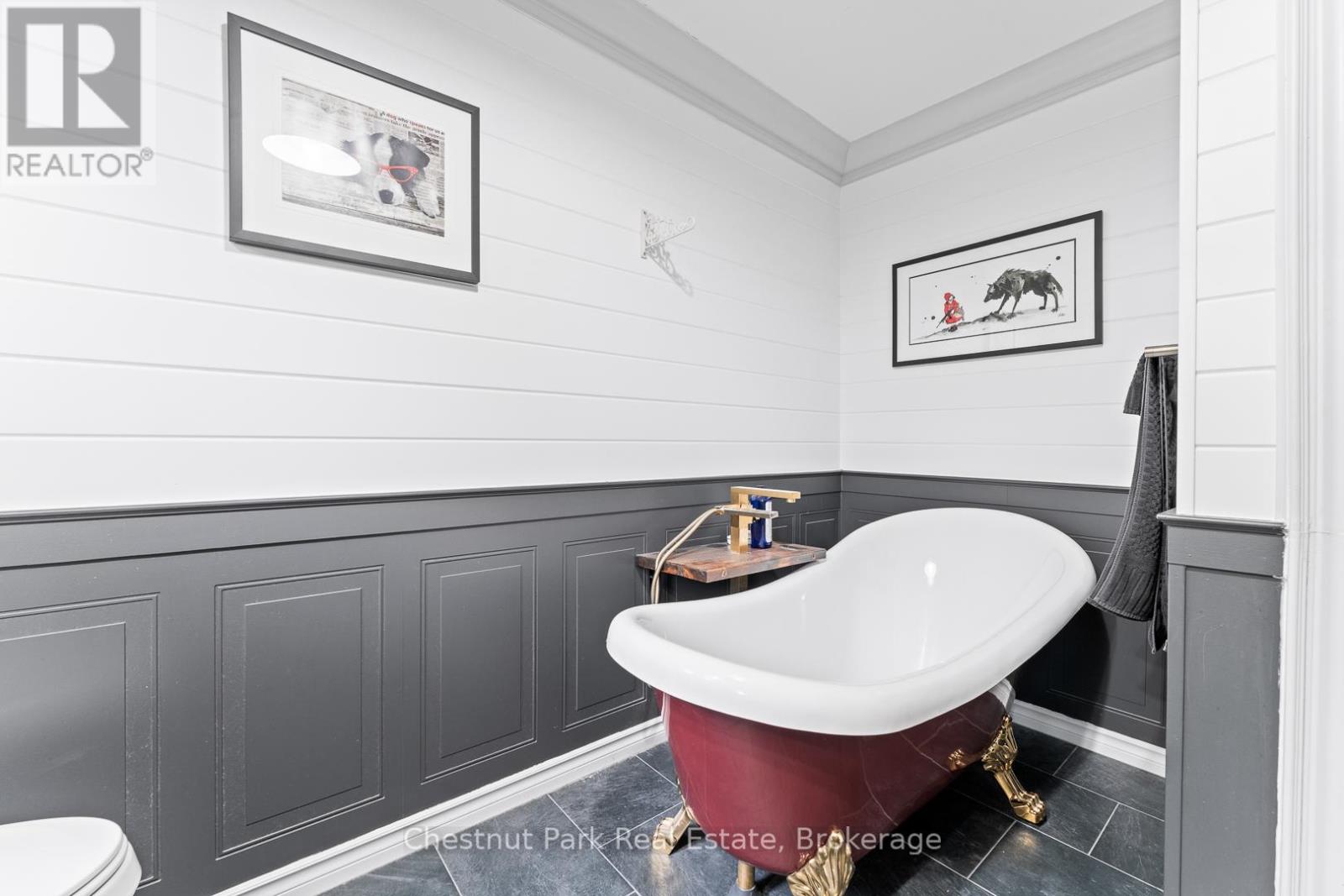 1037 SKELETON LAKE 3 ROAD