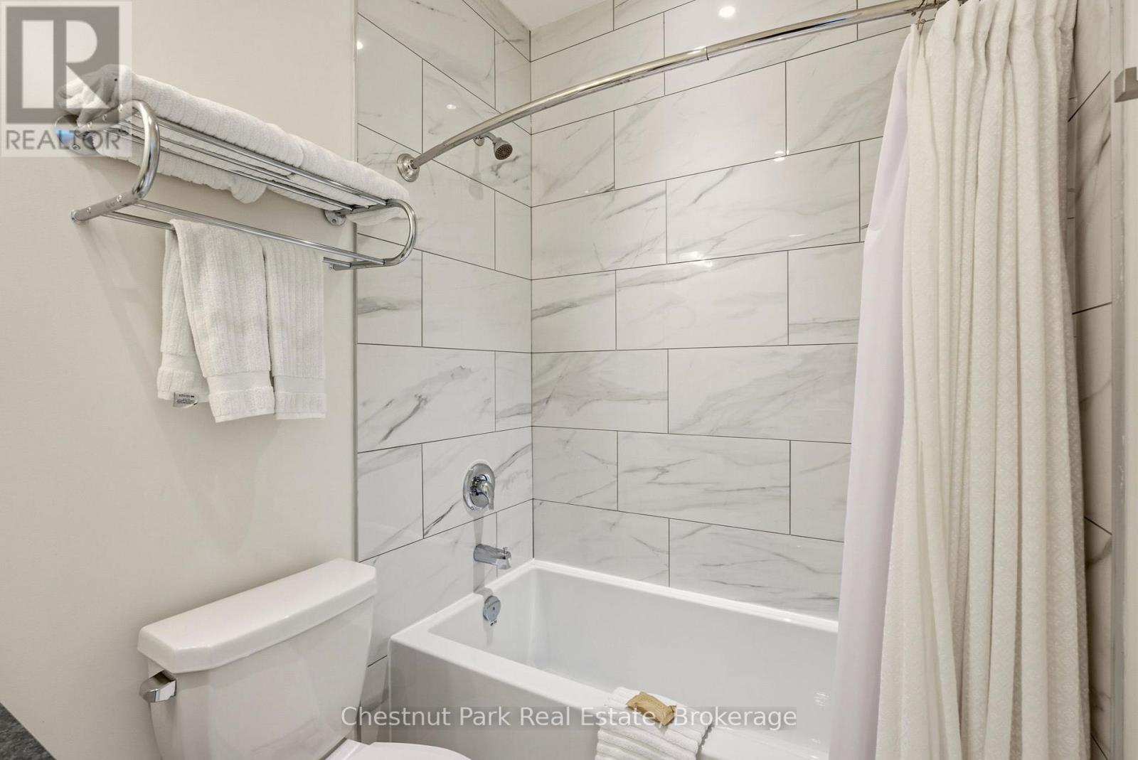 1869 MUSKOKA RD 118 WEST ROAD