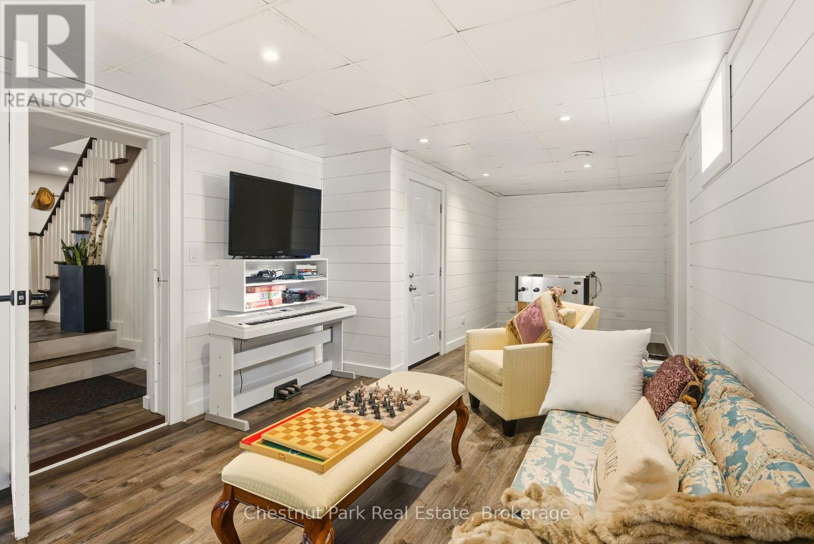 2487 FALKENBURG ROAD