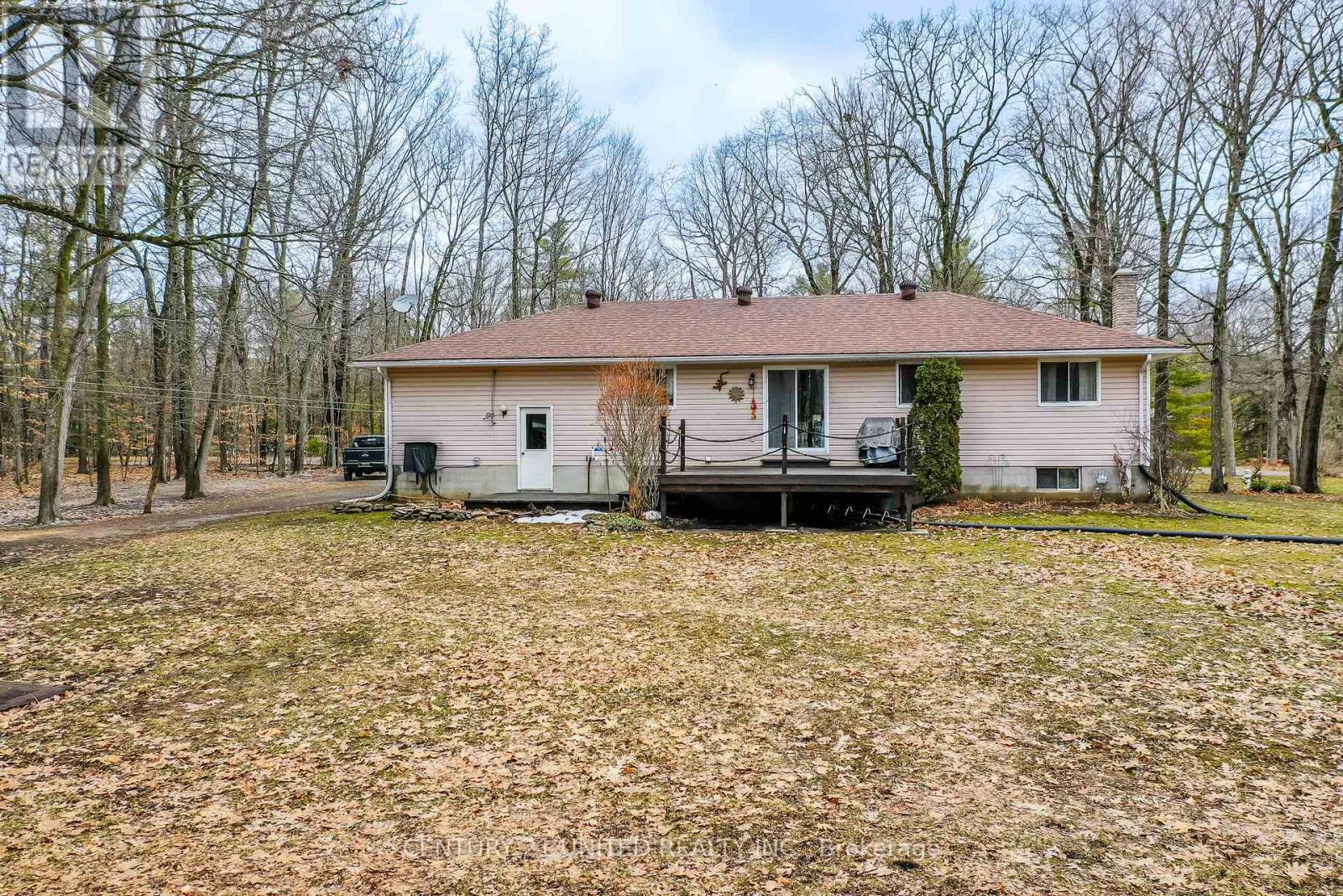 524 HILLSIDE DRIVE