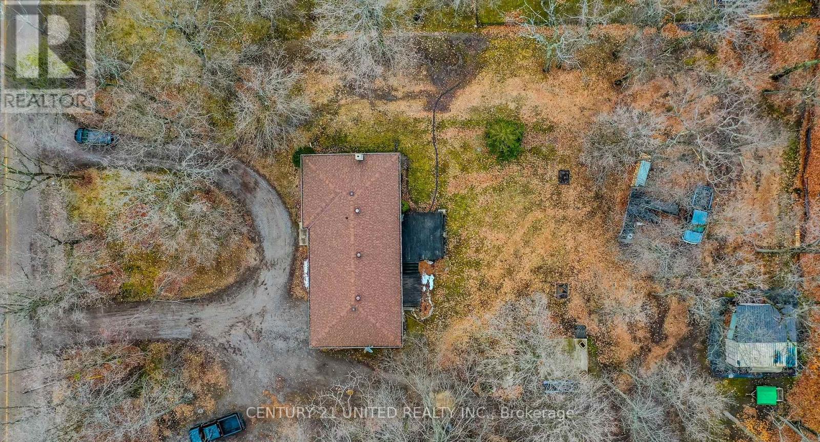 524 HILLSIDE DRIVE