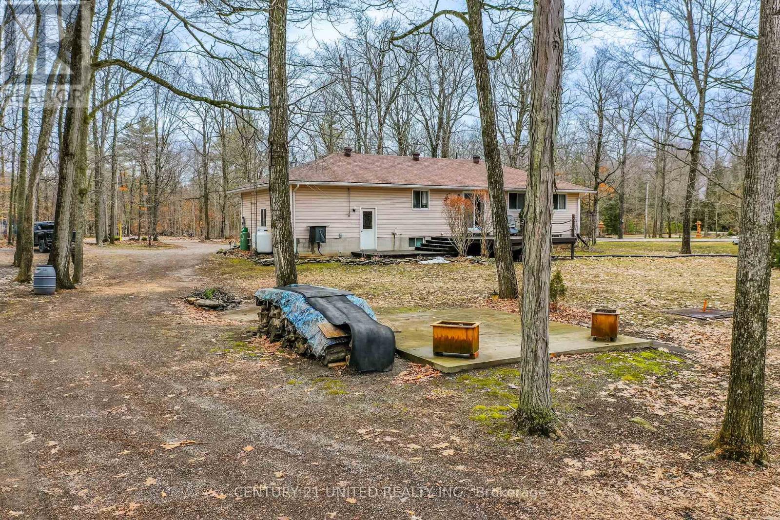 524 HILLSIDE DRIVE
