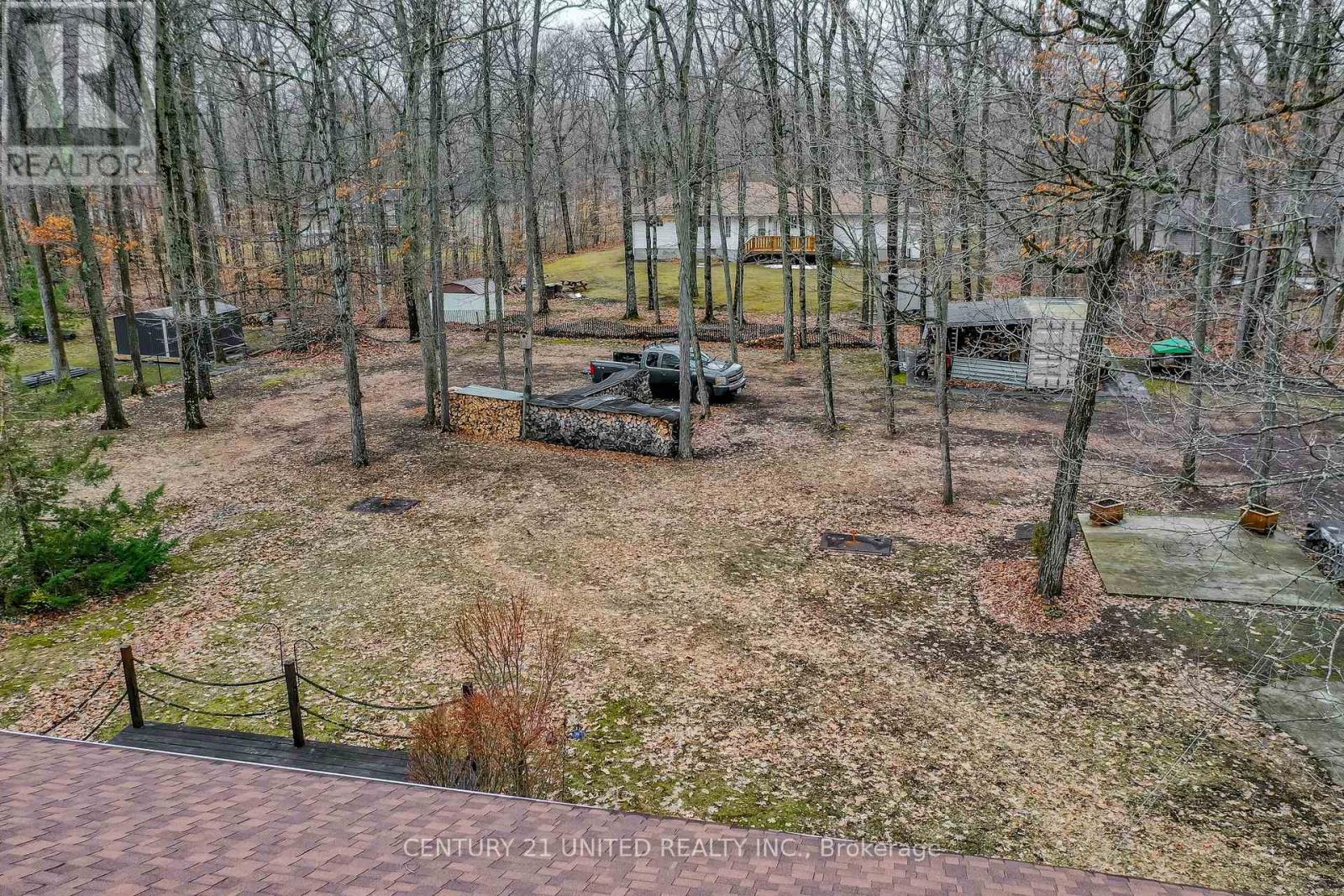 524 HILLSIDE DRIVE
