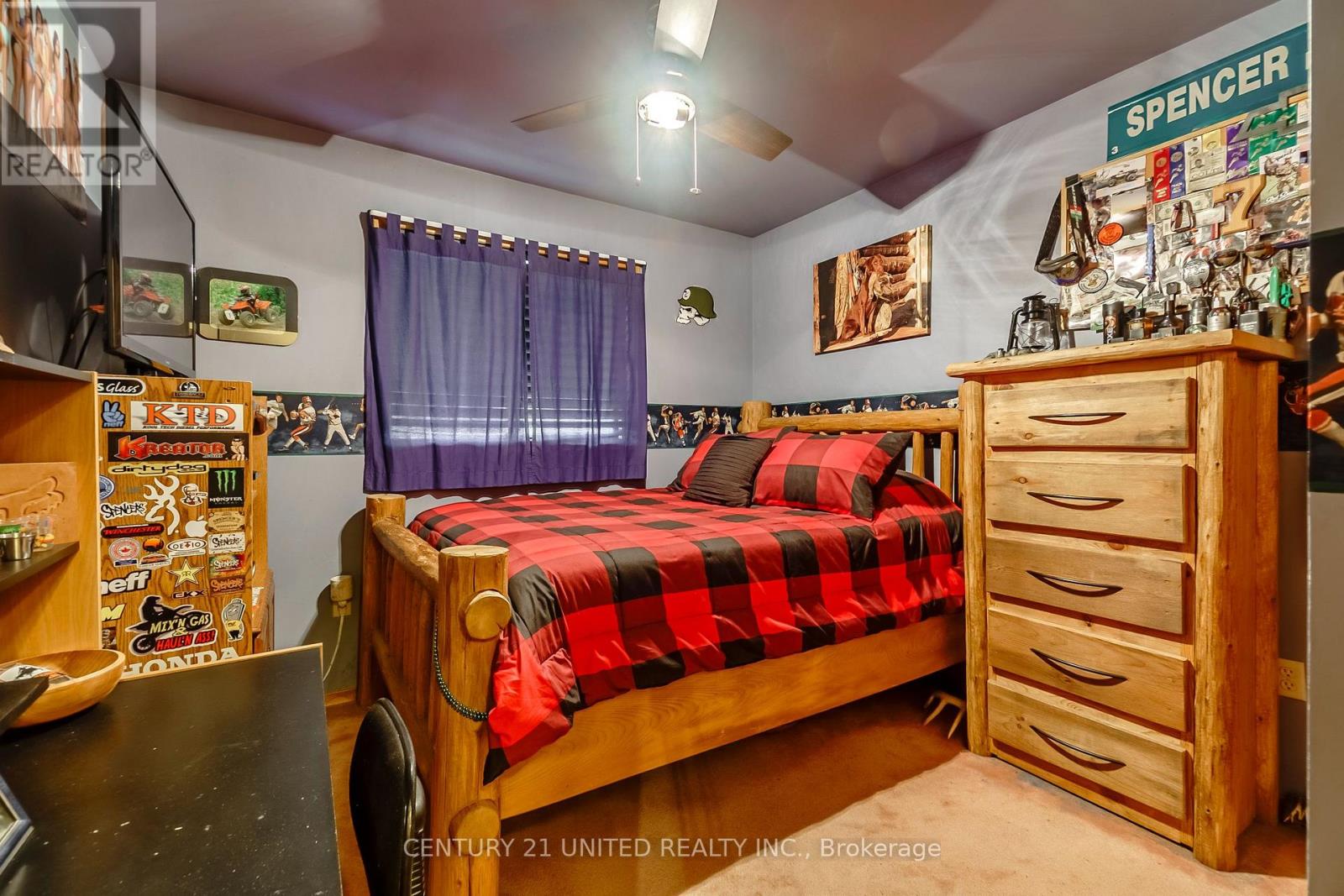 524 HILLSIDE DRIVE