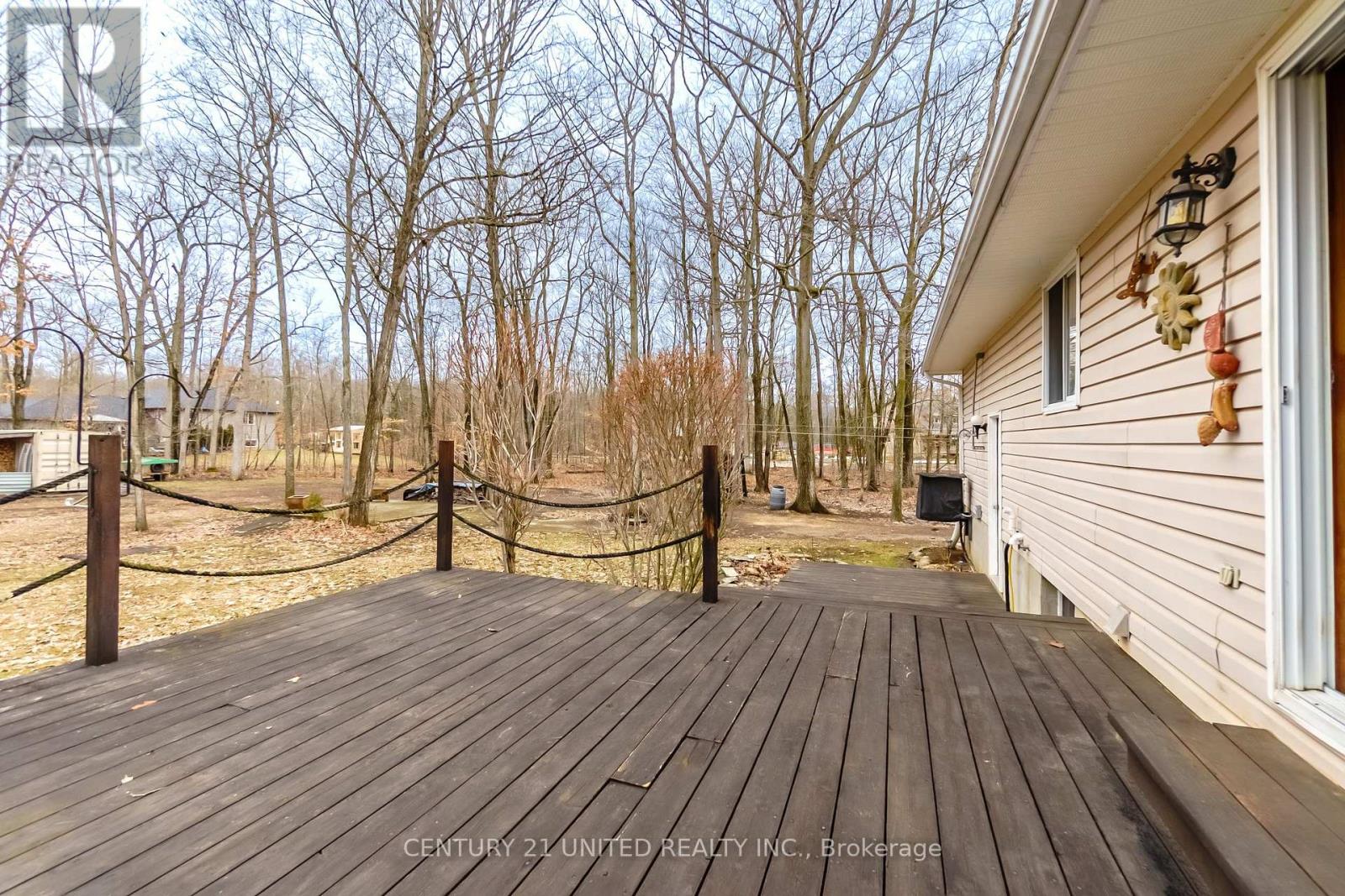 524 HILLSIDE DRIVE