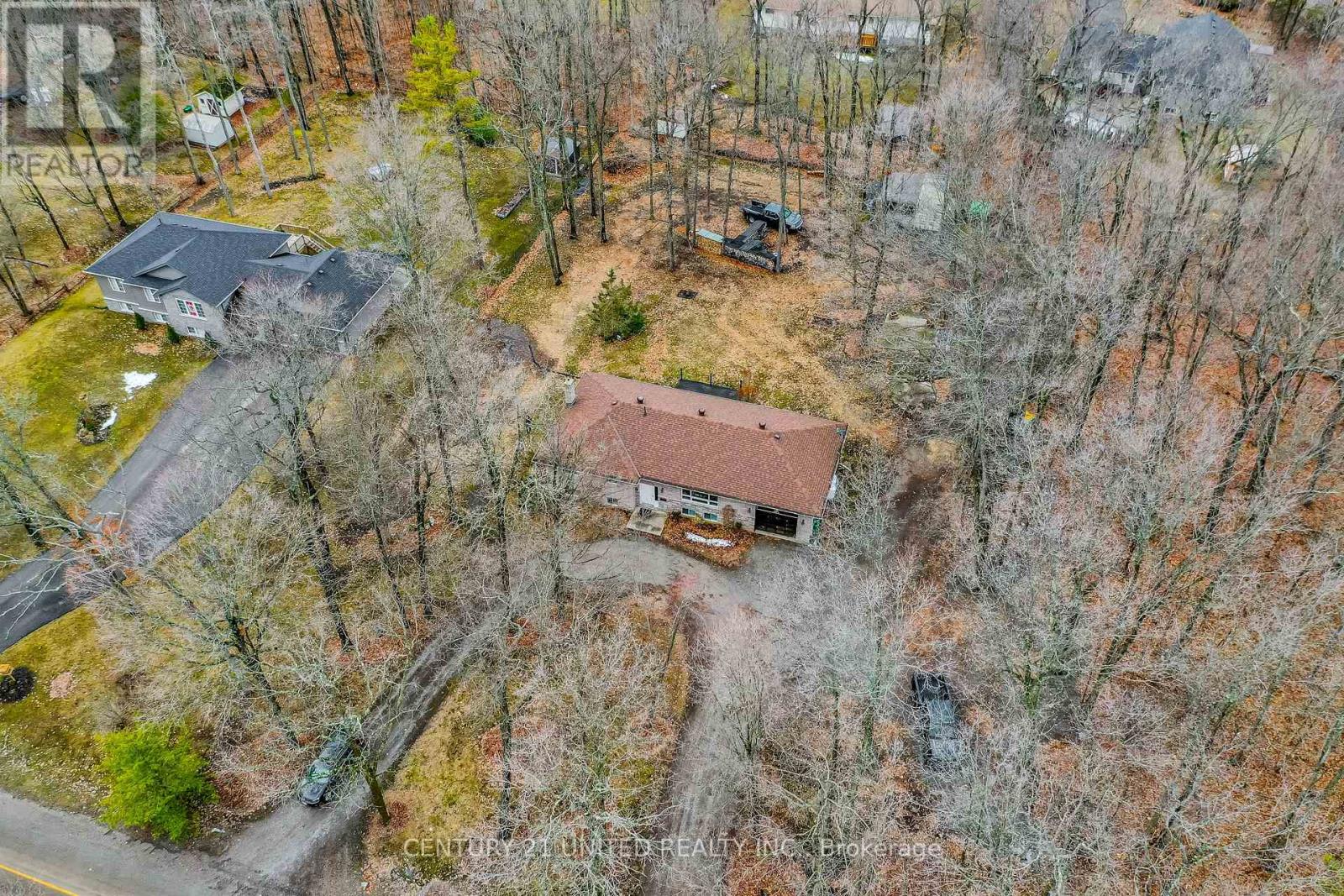 524 HILLSIDE DRIVE