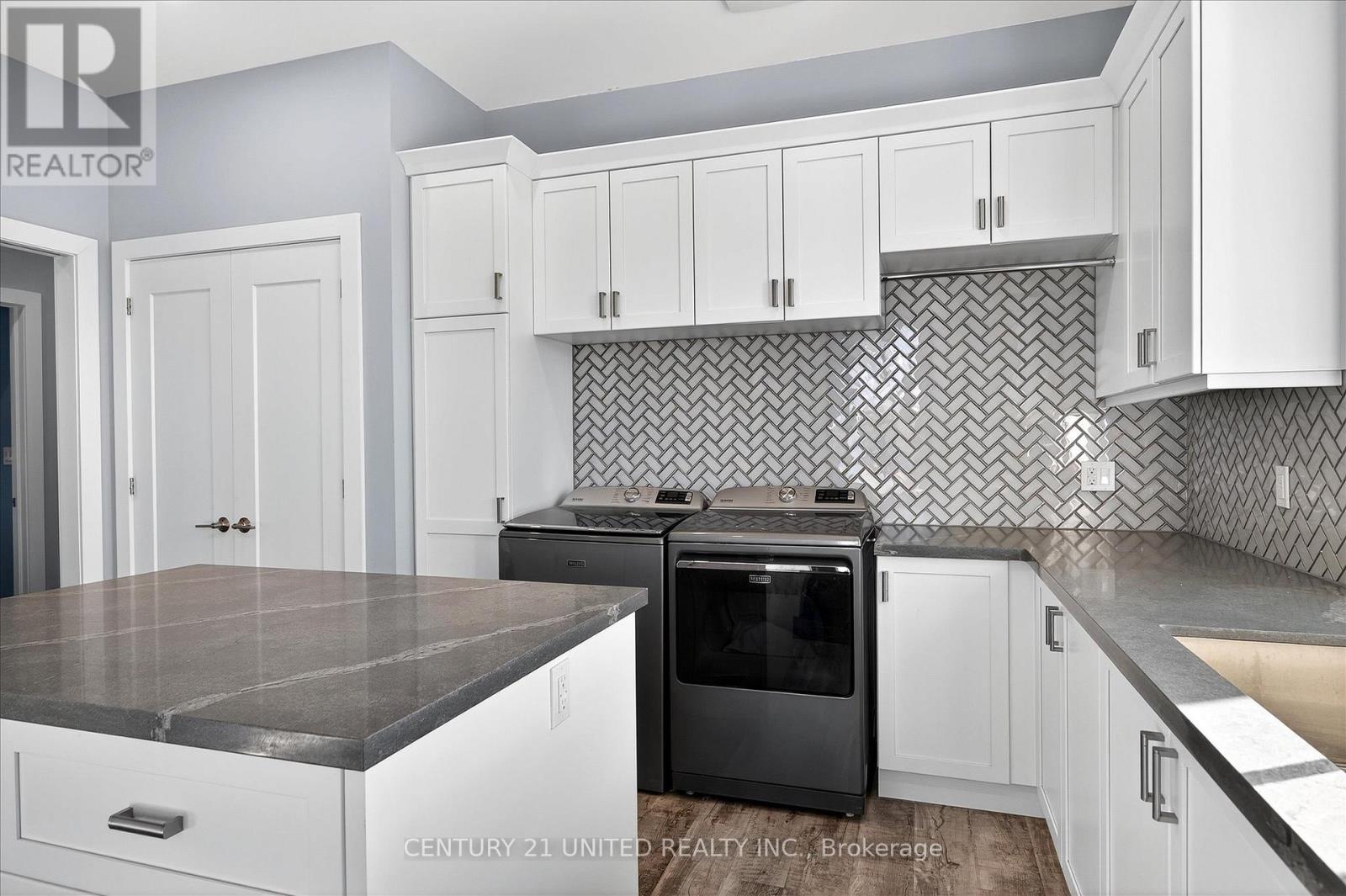 1717 ASPHODEL 10TH LINE