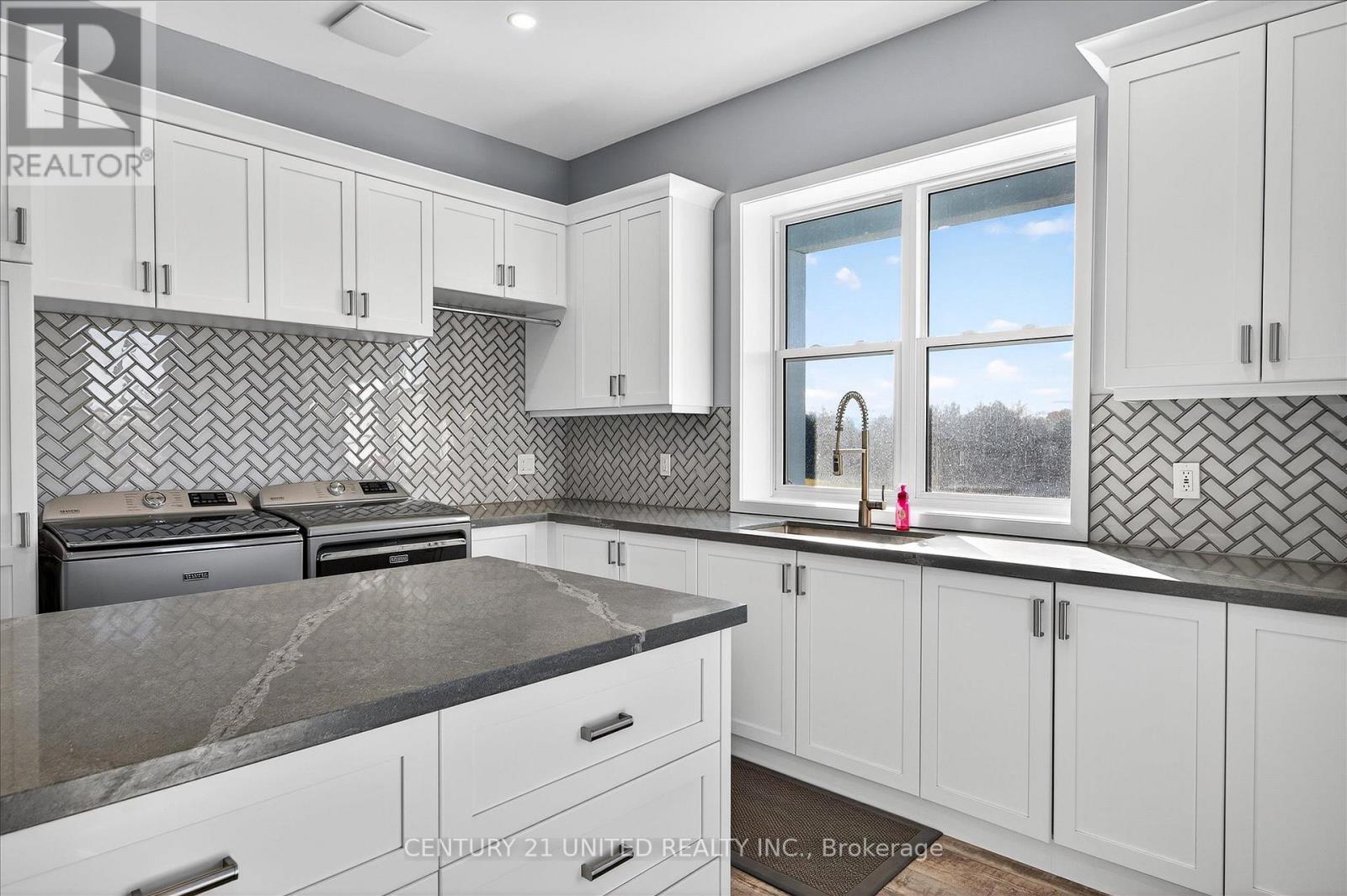 1717 ASPHODEL 10TH LINE