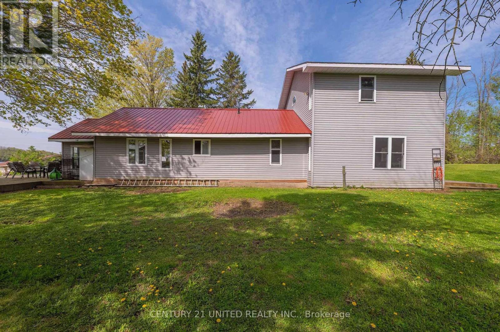 1035 JARVIS LANE