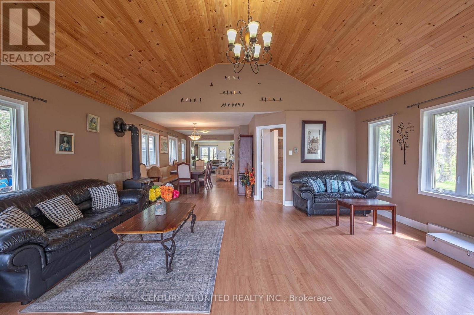1035 JARVIS LANE